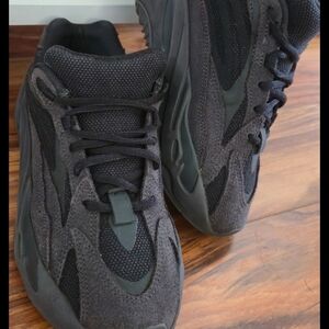 Adidas Yeezy Boost 700 V2 Black